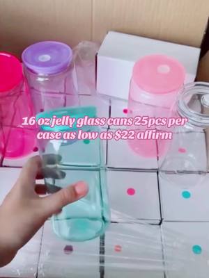 A post by @jchcreationswholesale on TikTok caption: Jelly glass cans are sooo pretty! We have 25pcs per case! #customcupsandtumblers #vasospersonalizados #sublimationtumblers #tumblersoftiktok #tumbler #SmallBusiness #fyp #snowglobetumbler #libbyglass #libbyglasscan #16ozglasscup 