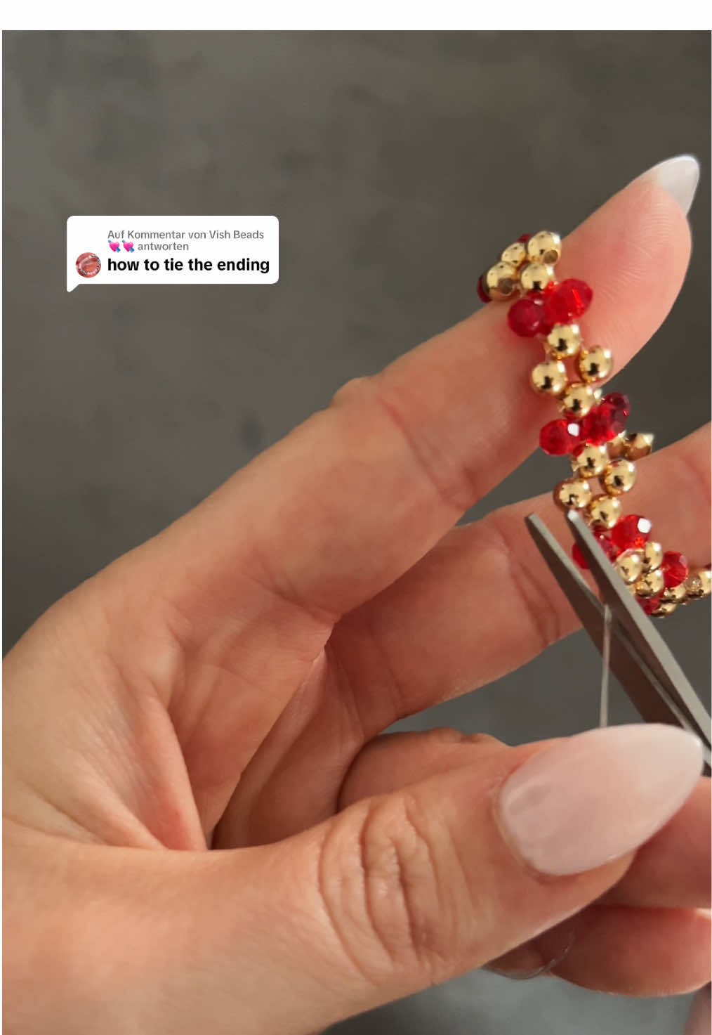 A post by @innava.jewelry on TikTok caption: Antwort auf @Vish Beads💘💘 #tutorial #beads #smallbusiness #handmadejewelry #viral #fyp #friendshipbracelets #beadsjewelry #handmade #bracelettutorial #makethefriendshipbracelets #stepbystep #tylorswift #braceletmaking #diybracelet #erastour #ttpd #thetorturedpoetsdepartment #swiftie 