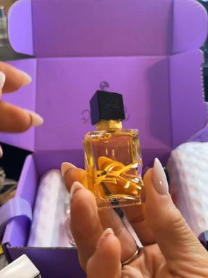 A post by @raghadalnuaimi on TikTok caption: Mini perfumes#foryoupage #fyp #fypシ #perfumes 