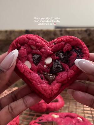 A post by @jaaliyahs on TikTok caption: How CUTEEE?!😍 #galentinesday #cookie #galentines #trending #vday #ValentinesDay #fypシ #redvelvet #cookiesoftiktok #heartshaped 