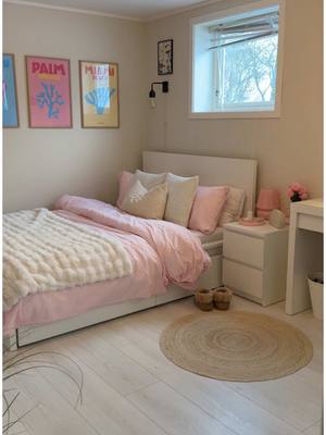 A post by @lifewmartine on TikTok caption: Quick sunday reset 🎧🧺🫧 #sundayreset #CleanTok #reset #aestheticvibes #bedroominspo #roomreset #bedroom #room #girlythings #cleangirl #foryou #pinterest #cleanroom #pink 