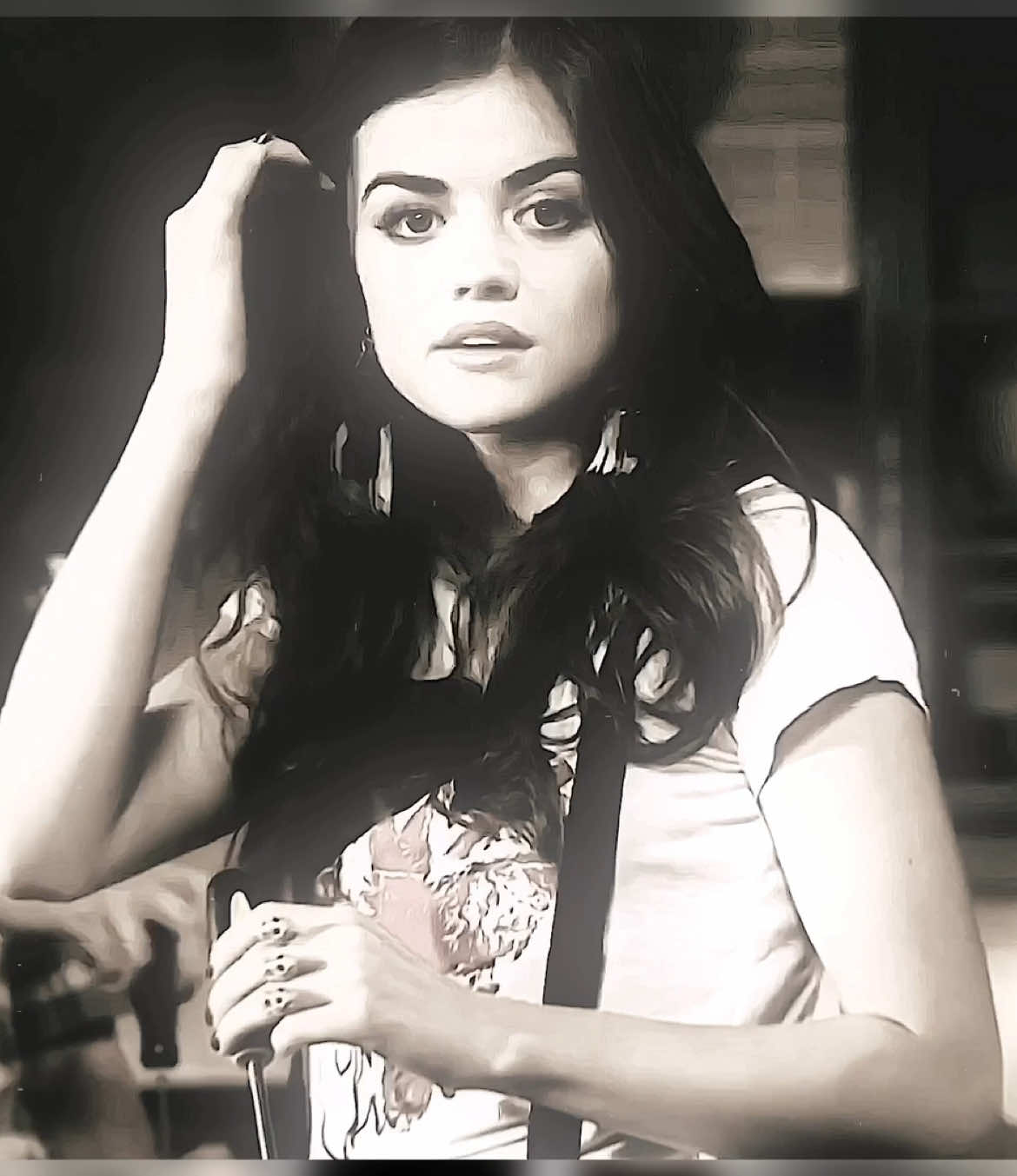 A post by @teacuwp on TikTok caption: #ARIAMONTGOMERY — fine shyt!  . @jude🐳  . @claire⋆ @han @nora 🪓  . #fyp #foryou #transitionedit #vspeditor #prettylittleliars #pll #ariamontgomeryedit #teacuwp 