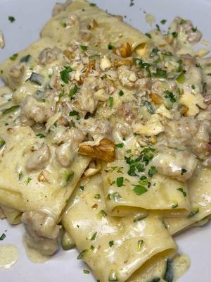 A post by @rafael.nistor on TikTok caption: Paccheri. 