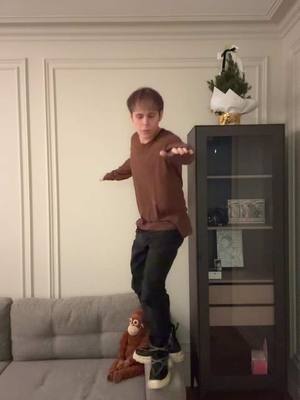 A post by @toxis_slimey on TikTok caption: «NOTHING» в сети! #nothing #рэппролюбовь 