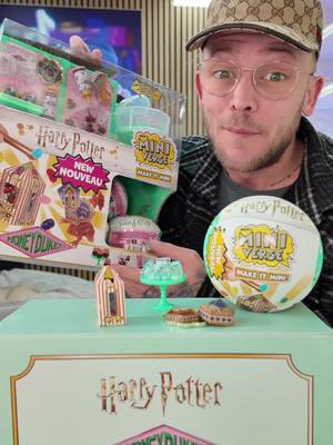 A post by @dave_mps on TikTok caption: Anzeige |  Bei dieser Serie bekommen wir wirklich alle einen Zuckerschock, denn wir können uns jetzt 15 Süßigkeiten aus dem #HarryPotter Universum selbst zubereiten und das in MINI 🤏🏻  @Miniverse #Honeydukes #makeitmini #miniversehoneydukes #makeitmini #miniversecreator #miniversedeutschland #miniversegermany 