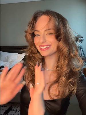 A post by @cemresolmaz on TikTok caption: Hi Dubaii