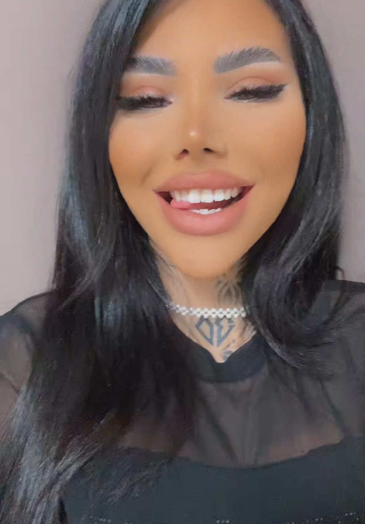 A post by @ on TikTok caption: No eres ella pero…😂#tedeseo #fypageシ #fory #furyou #fypシ゚viral #foryoupageofficiall #loveyou #love #vday 