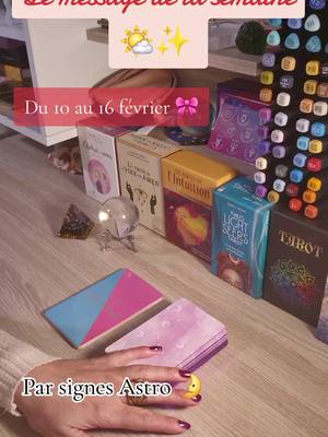 A post by @sandrinemjel on TikTok caption: Ton message de la semaine 🌤✨️ du 10 au 16 février 🎀💜 par signe Astro 🌛  #guidancedujour #guidance #tiragedecartes #messagedujour #cartomancie #tirageaujourdhui #energiedujour #voyance #cartomancienne #guide #signeastrologique 