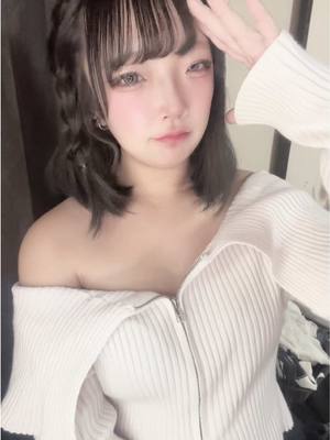 A post by @yuunya_ on TikTok caption: 実はうつ病の私ですが毎日くすりで乗り気ってる