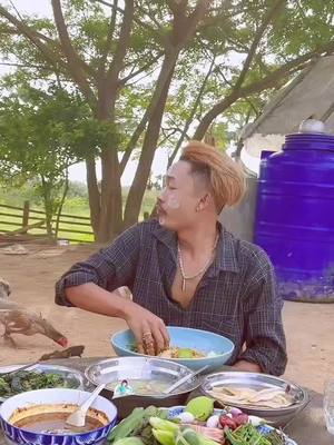 A post by @aungchanaye805 on TikTok caption: ထမင်းစားကြပါဦး🤤🤤😋😋#foruyou #aungchanaye #VoiceEffects #fypシ 