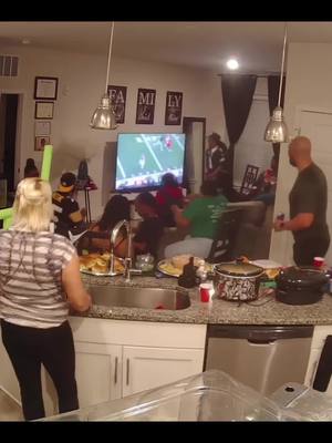 A post by @tayybae___ on TikTok caption: When the Eagles score a TD in my household lol #philadelphia #eagles #SuperBowl #champions #fyp #viralvideo 