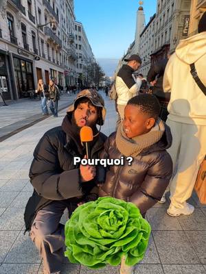 A post by @sahaelito on TikTok caption: Si t’es parents étaient soit un légume soit des vêtements ça serait quoi ? 😂😂 #humour #drole #sahaelito #enfants #manamana #defi #jeux #legumes #vetements 