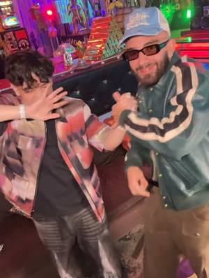 A post by @xaviiiofficial on TikTok caption: “En Privado” Ya Disponible!!