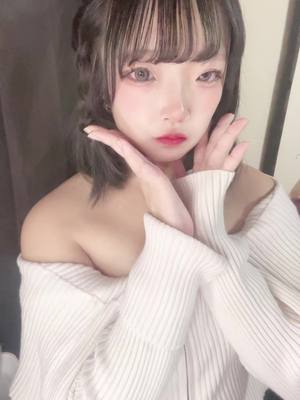 A post by @yuunya_ on TikTok caption: 妹の服借りた