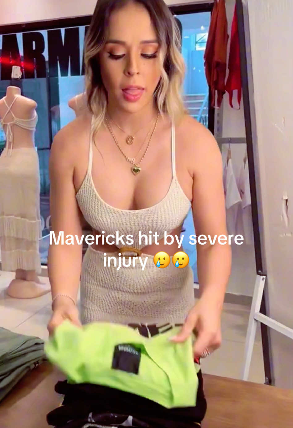 A post by @chihuahuainvestor on TikTok caption: Mavericks hit by severe injury #hiphopmusic