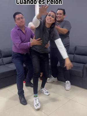 A post by @luisgeovaniperez on TikTok caption: Cuando las sotas ven hombres  @GustavoTC @Roger Gasca Hernande @Itasis Hydrangea  #pokerdesotas #luisgeovaniperez #mexicantiktok #lgbt🌈 #gay #coatzacoalcos #veracruz #veracruzmexico #coatzacoalcosveracruz #mexico🇲🇽 #elclosettv 