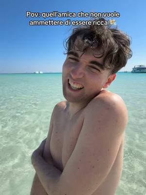 A post by @romanoalessandro_ on TikTok caption: Per non parlare della sua casa di 4 piani💀 Mandalo a quell’amica ricca😂 #amiche #yatch #mare #pov 