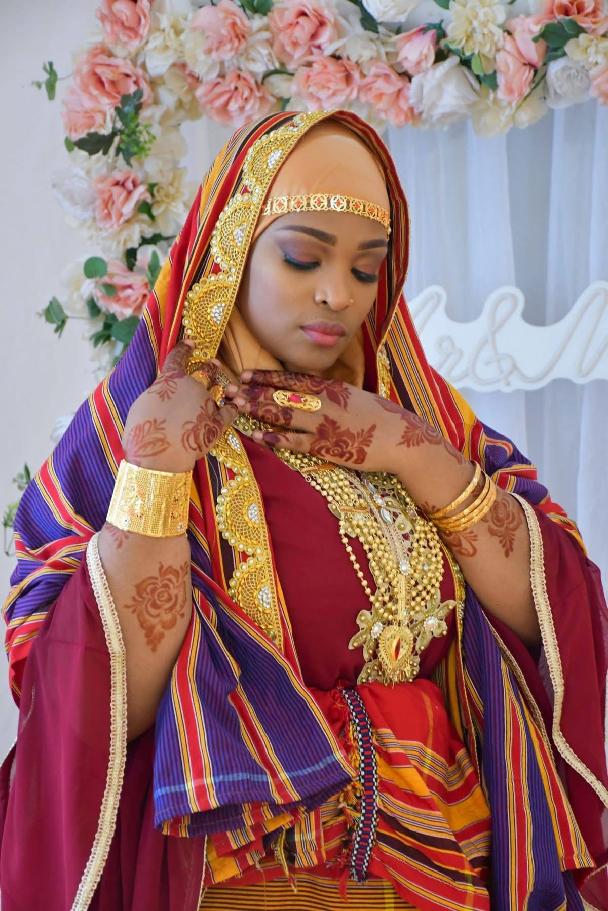 A post by @umm_ilan on TikTok caption: Ze hagnoi zahagnu ziri lemeza  Ye mitsendje mpvitsi gnontsi cha ye matso mreme mdzima 