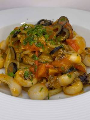 A post by @rafael.nistor on TikTok caption: Pasta.