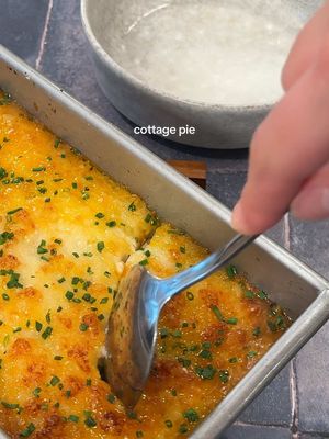 A post by @zoebarriesode on TikTok caption: cottage pie! in 20 minutes!  #cooking #dinner #recipes 