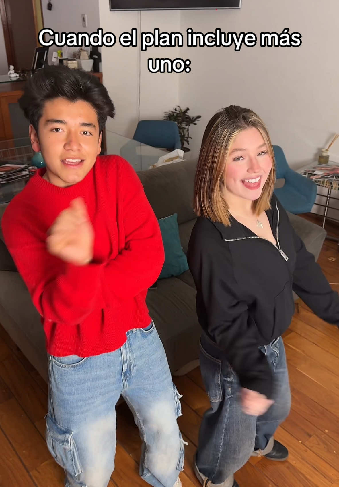 A post by @familyluigi on TikTok caption: 👻 @Allisson Mía @Jerry Castler 🫧 @Zoecita 