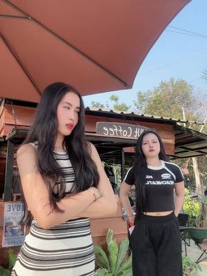 A post by @yavin427 on TikTok caption: ខ្វះកាហ្វេ☕️ ឬក៏ ខ្វះអូន🤣#hutcoffee☕☕☕ #ទីតាំងនៅព្រែកតាមាក់ភូមិស្វាយអាត់ក្រោម @Pøv🌜🌈✨ 