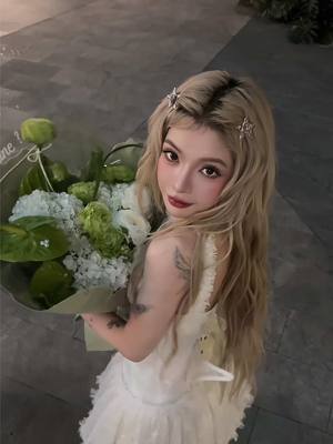 A post by @ciin on TikTok caption: Cơm nước gì chưa người đẹp @Hùng Huỳnh 
