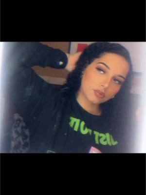 A post by @abimckinstry18 on TikTok caption: I promise my face card go crazy with some makeup 😩😏😘#mississippi #fyp 