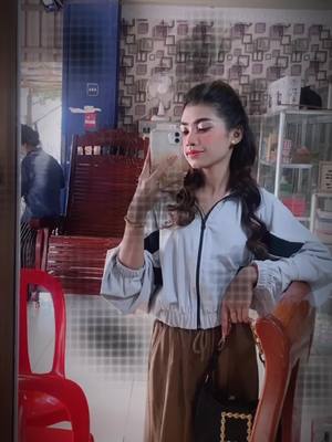 A post by @httpswww.facebook13 on TikTok caption: #នាទីធ្លាក់like💔🙃 #Nak