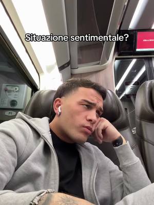 A post by @raul.dumitras on TikTok caption: Buon San Valentino❤️... a voi altri😂