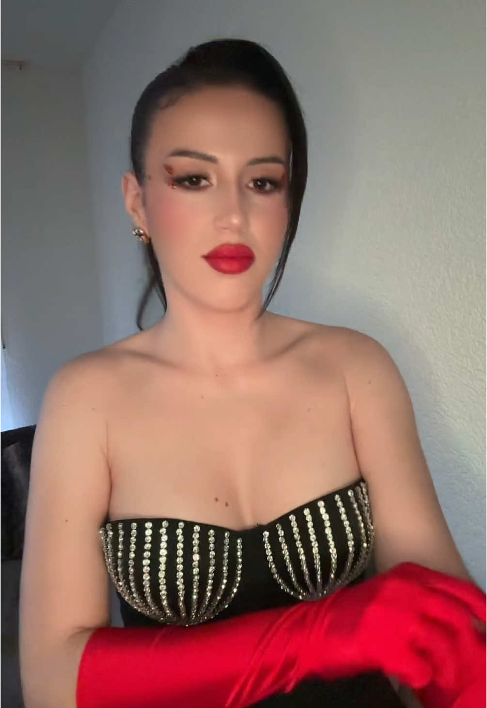 A post by @ferenczrenata285 on TikTok caption: Hups🤭😂 #fy #caterinca🤣😂 #alexandramicuta 