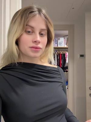 A post by @la.bianchis on TikTok caption: #grwm 