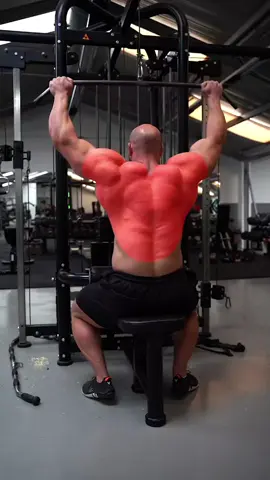 A post by @petarklancir on TikTok caption: Lat Pulldown Masterclass! ❌️ ✔️ I hope this helps! 👊 ------------------------------- #pulldown #latpulldown #pullday #lats #latworkout #backworkout #backday💪