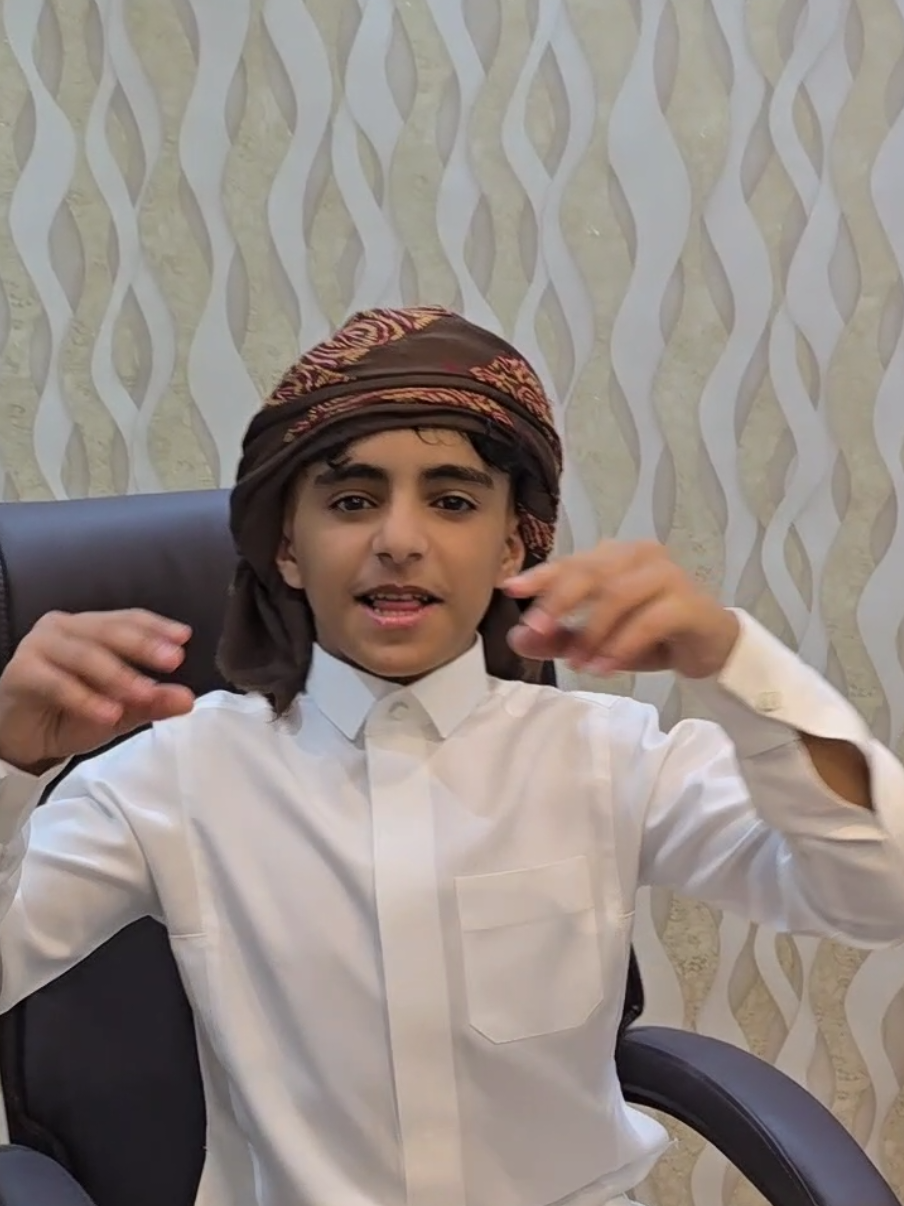 A post by @amrou_71 on TikTok caption: محبيني وصلوه 100الف#السفيروهيب #اليمن🇾🇪المملكة🇸🇦 #عمرواحمد 