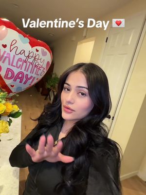 A post by @evelynomadera on TikTok caption: Getting valentines flowers 💌🌹 #fyp #ValentinesDay 