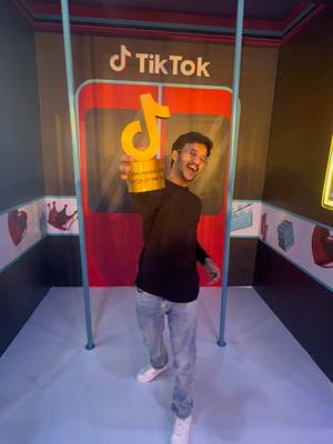 A post by @pktiktokofficial on TikTok caption: We be vibin’ #TikTokAwardsPK #tiktokcreaterspakistan 