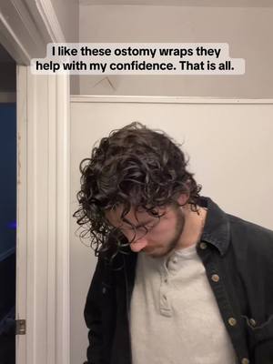 A post by @avgdiabetic on TikTok caption: No one would even know there’s a toilet strapped to my torso #ostomylife #ostomyawareness 