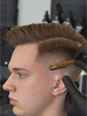 A post by @ali.friseurr on TikTok caption: #tutorial #hair #cut 