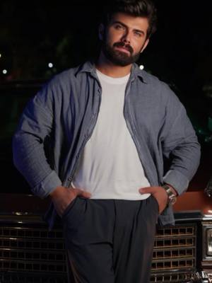 A post by @ammaralkoofe on TikTok caption: #CapCut #عيوني_تضحكلك #عمار_الكوفي #videos #new #احباب_الروح 