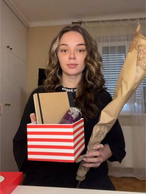 A post by @alohaleyla on TikTok caption: Mein erster richtiger Valentinstag 💌  #valentinstag 