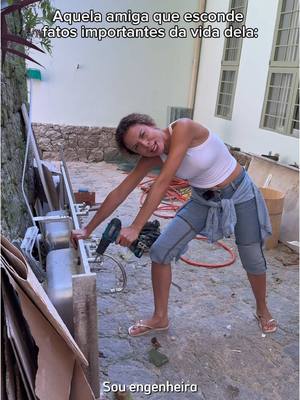 A post by @larissagloor on TikTok caption: É sempre uma descoberta kkkkkk   Gente, é brincadeira que a minha mãe trabalha na P&G, mas poderia!! Pq mais da metade do time de cientistas é formado por mulheres. Eu amo a linha @Gillette Venus que tem a missão de empoderar as mulheres a se sentirem confiantes e confortáveis em sua própria pele, oferecendo produtos inovadores e de alta qualidade. As lâminas são adaptadas ao formato do corpo feminino, com tecnologia avançada para maior conforto e proteção da pele e diversidade de produtos para diferentes tipos de pele e necessidades. 🩷 