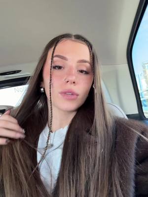 A post by @aaliceperego on TikTok caption: se solo avessero preso zakur questa canzone avrebbe vinto...pero vabe