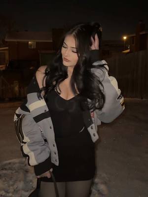 A post by @evelynomadera on TikTok caption: Rate the fit 🖤 #fyp #colorado 