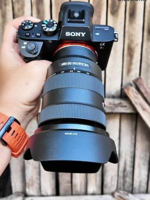 A post by @dr_electronic on TikTok caption: 🚨 មួយទឹក Sony A7RII + FE16-35 F2.8 GM  💵 មានសេវាបង់រំលស់ជាមួយ អុីអន 🚚 មានសេវាដឹកជញ្ជូនគ្រប់ខេត្តក្រុង 🔁 ទិញលក់ដូរឡើងស៊េរី 📱081 788 008 , 068 997 779, 078 997 779 🏠 ហាង​ ឌី​ អ​ អេឡិចត្រូនិច (Honey Shop) នៅក្រោយពេទ្យង្គឌួងផ្ទះលេខ​ 12E0 ផ្លូវ118 (ទល់មុខពេទ្យធ្មេញ​ ឌី​ ឃែរ) #fuji #camera #dji #zhiyun #drone #photo #portrait #landscape #wedding #prewedding #lumix #nikon #onlinestore #nikonz6ii #smallrig #insta360x4 #gopro #hollyland #saramonic #wireless #livestream #Sony #canon #nikonphotography #មានទទួលរៀបចំLivestreamកំរិតHD #មានទទួលជួសជុលទិញនឹងលក់កាមេរ៉ា 