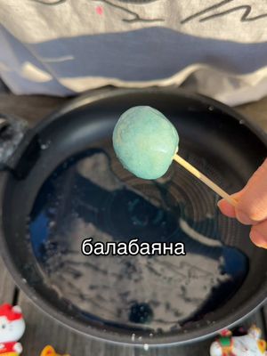 A post by @bulatbeq on TikTok caption: Вкусные ли балаболы? не забудьте сохранить и подписаться♥️ #балабаяна #десерт #рецепт #булатбек 