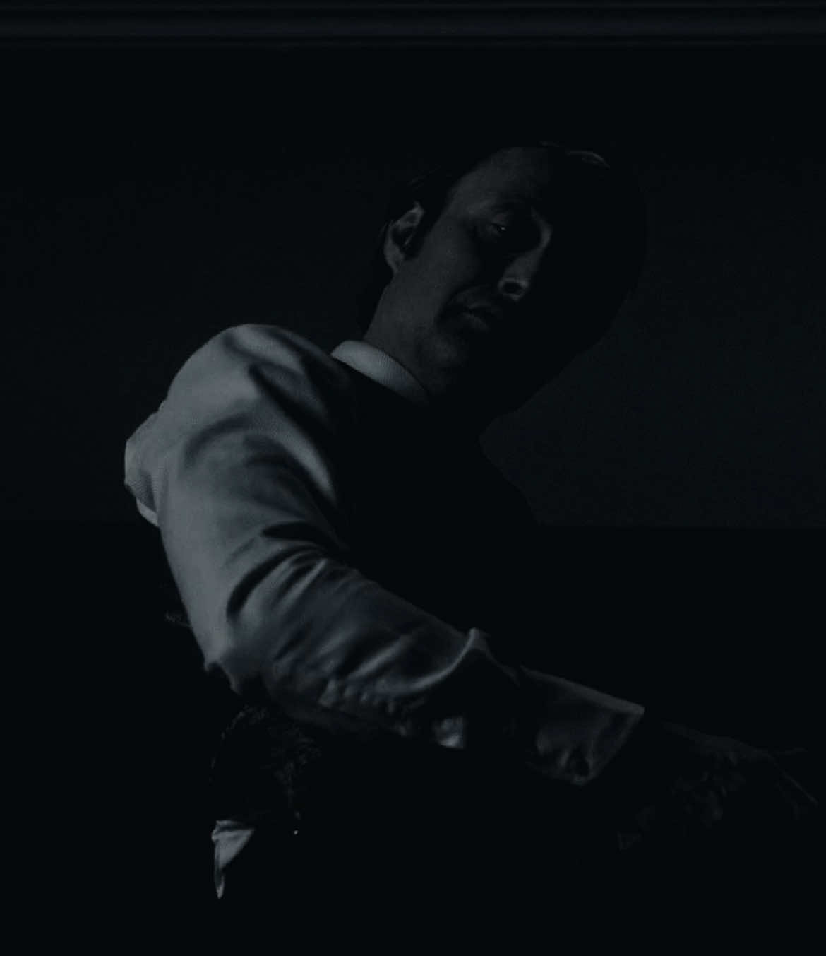 A post by @hexts on TikTok caption: #edit #fyp #hannibaledit #hannibal (fake everything)