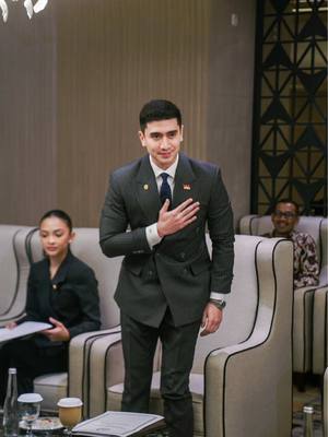 A post by @bramastaverrell on TikTok caption: Dulu saya pernah dikatain “Anggota DPR kok sok ngomong bahasa inggris”, eh sekarang ngomong inggris di depan parlemen inggris beneran😃
