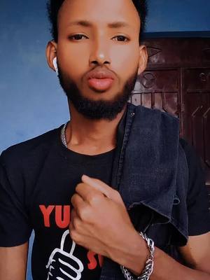 A post by @mahdi_munasar on TikTok caption: #mahdi_munasar🇸🇴✌️ #✌️❣️ 