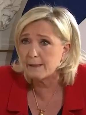 A post by @mlp.officiel on TikTok caption: Est-ce qu'on n'a pas fermé les yeux sur le port d'arme blanche ?