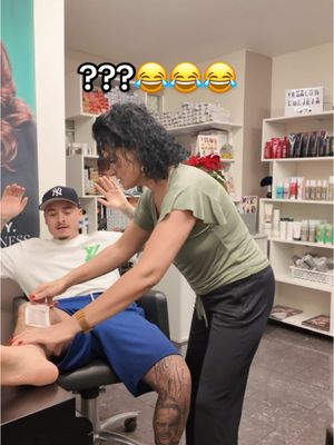 A post by @ninogashi on TikTok caption: Wenn das Viral geht fress ich n Besen 🧹. #fyy #fürdich #fail #mama #frisör #wachs #haare #viral #singlelife #nomobbingjustfun #lustig #haarentfernung 
